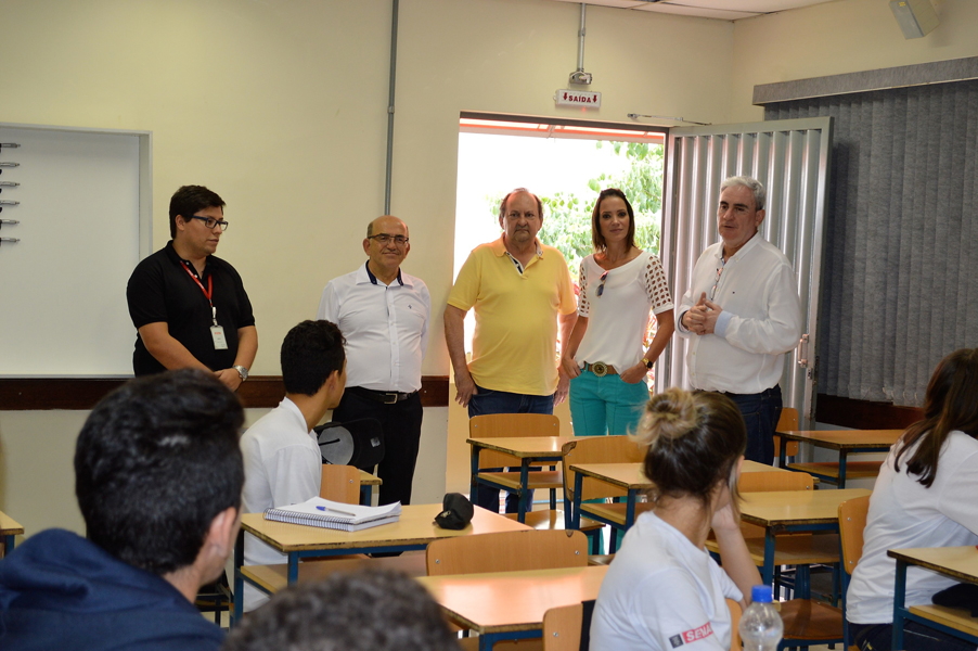 Leia mais sobre o artigo Visita a escola do Senai define primeiras medidas para sua ampliação