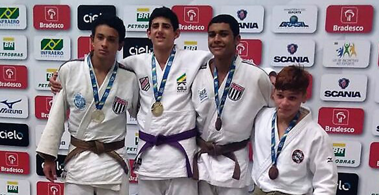 Leia mais sobre o artigo Judocas saltenses garantem medalha no Campeonato Sul Brasileiro