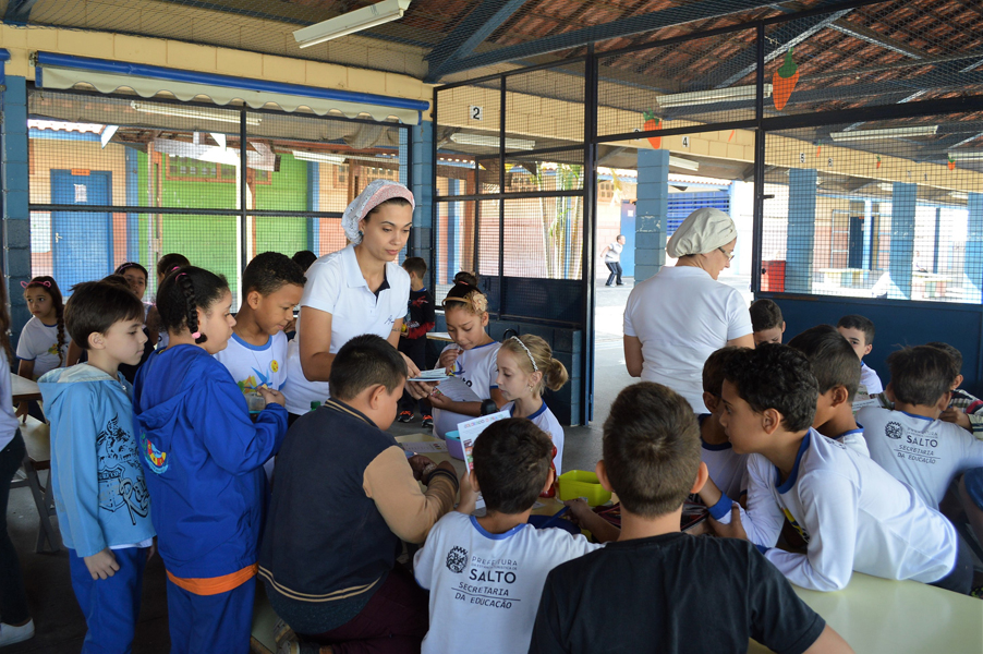 Leia mais sobre o artigo Prefeitura inicia Programa Colorindo o prato nas escolas municipais