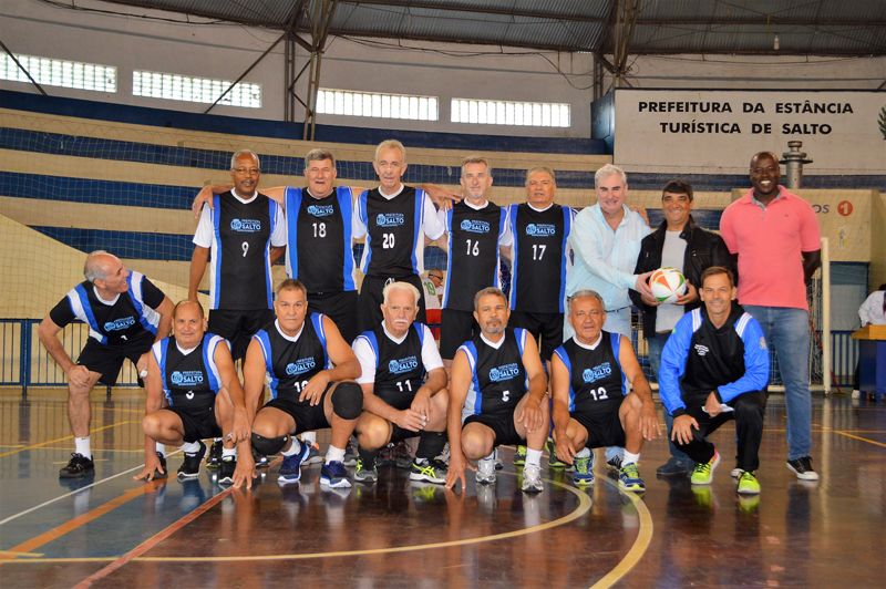 Leia mais sobre o artigo Torneio de Vôlei da Melhor Idade agitou a cidade no final de semana