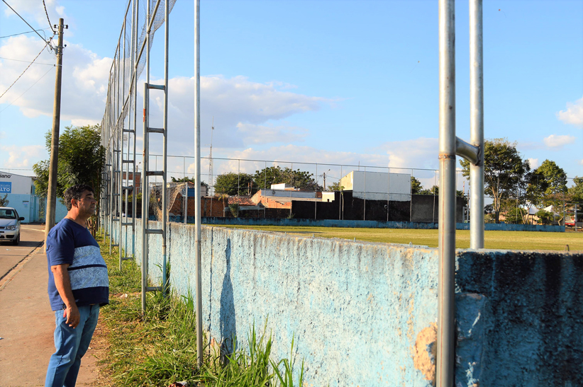 Leia mais sobre o artigo Secretaria de Esportes renegocia reforma do alambrado do Campo do Santa Efigênia