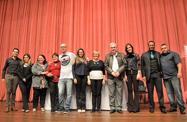 Leia mais sobre o artigo Prefeitura entrega certificados a quase 140 alunos do Time do Emprego e dos Telecentros