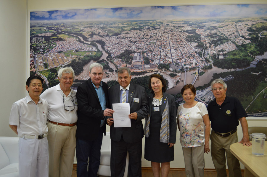 Leia mais sobre o artigo Prefeito Geraldo Garcia recebe governador e coordenadora do Rotary Club