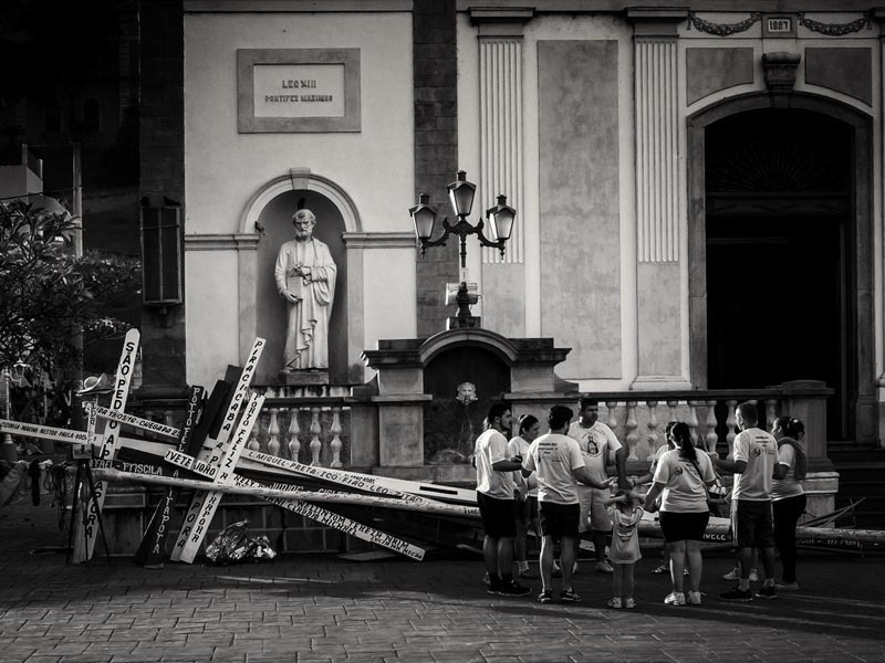 Leia mais sobre o artigo Foyer da Sala Palma de Ouro recebe exposição “Porta de Igreja”