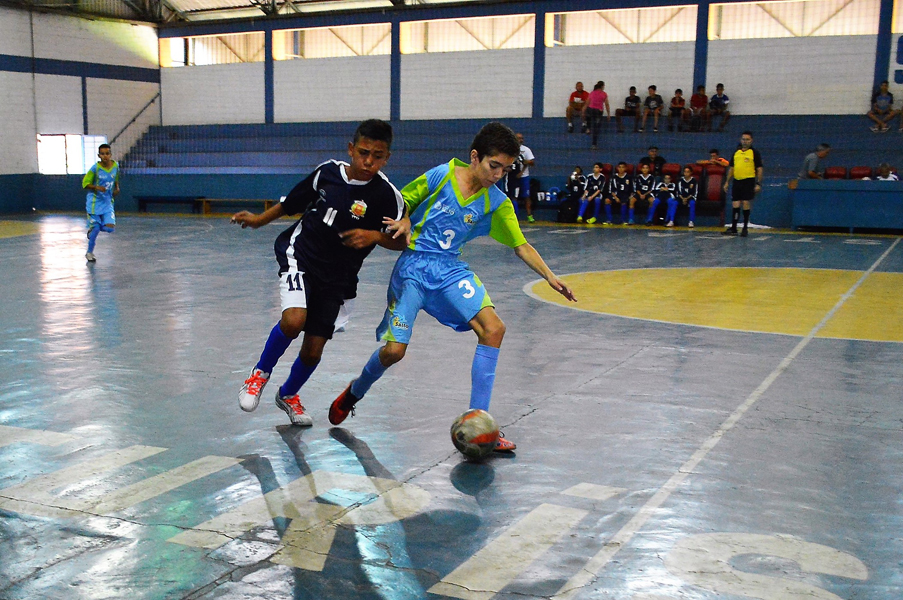 Leia mais sobre o artigo Secretaria de Esportes abre inscrições para o futsal no ginásio do Cecap