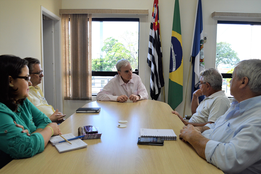 Leia mais sobre o artigo Prefeitura e Rotary Club discutem parceria para atender crianças com problemas oftalmológicos