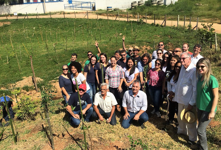 Leia mais sobre o artigo Secretaria realiza 2º Plantio Intermunicipal de mudas com os Conselhos Municipais de Defesa do Meio Ambiente