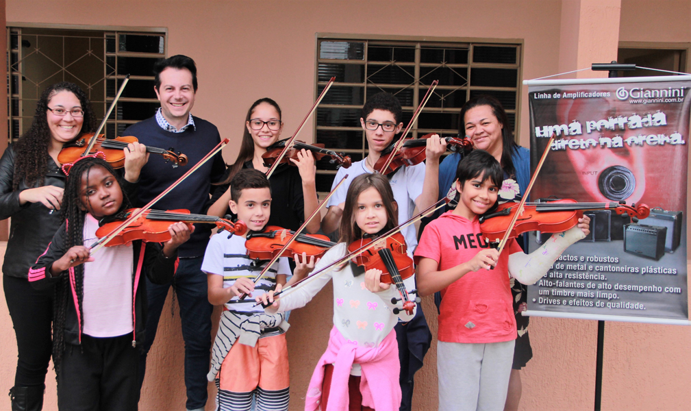 Leia mais sobre o artigo Secretaria da Cultura inicia projeto “Conhecendo o violino”