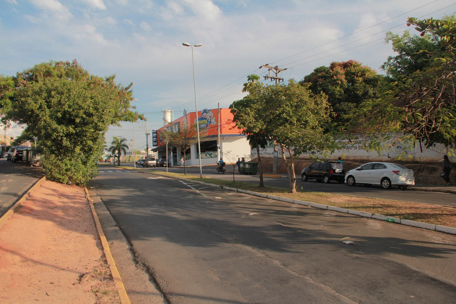 Leia mais sobre o artigo Prefeitura inicia melhorias viárias na Avenida José Maria Marques de Oliveira