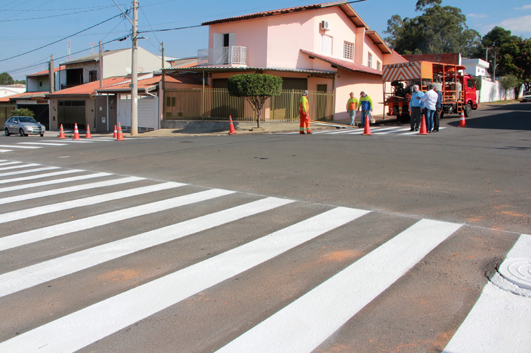 Leia mais sobre o artigo Bairros de Salto ganham nova sinalização viária