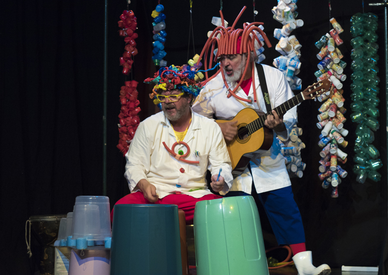 Leia mais sobre o artigo A Cia Tugudum apresenta o espetáculo teatral “Dr. Plástico na Sala Palma de Ouro