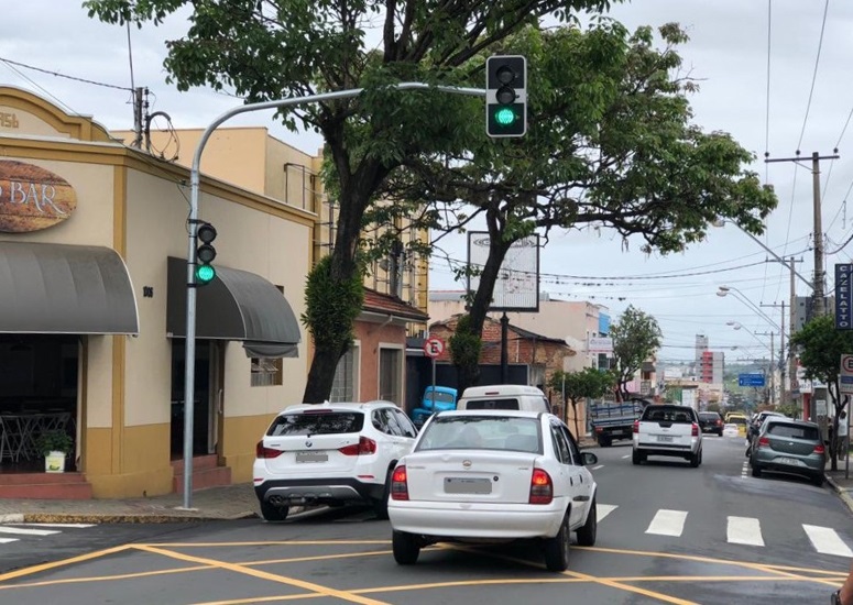 Leia mais sobre o artigo Novos semáforos da Rua Nove de Julho entram em funcionamento