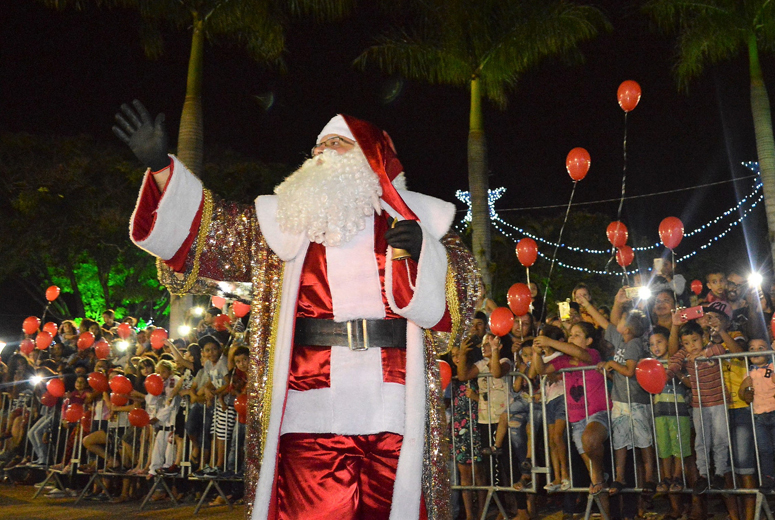 Leia mais sobre o artigo Chegada do Papai Noel abre programação de Natal em Salto