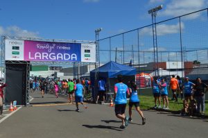 Leia mais sobre o artigo Mais de mil atletas participam de corrida em combate ao câncer