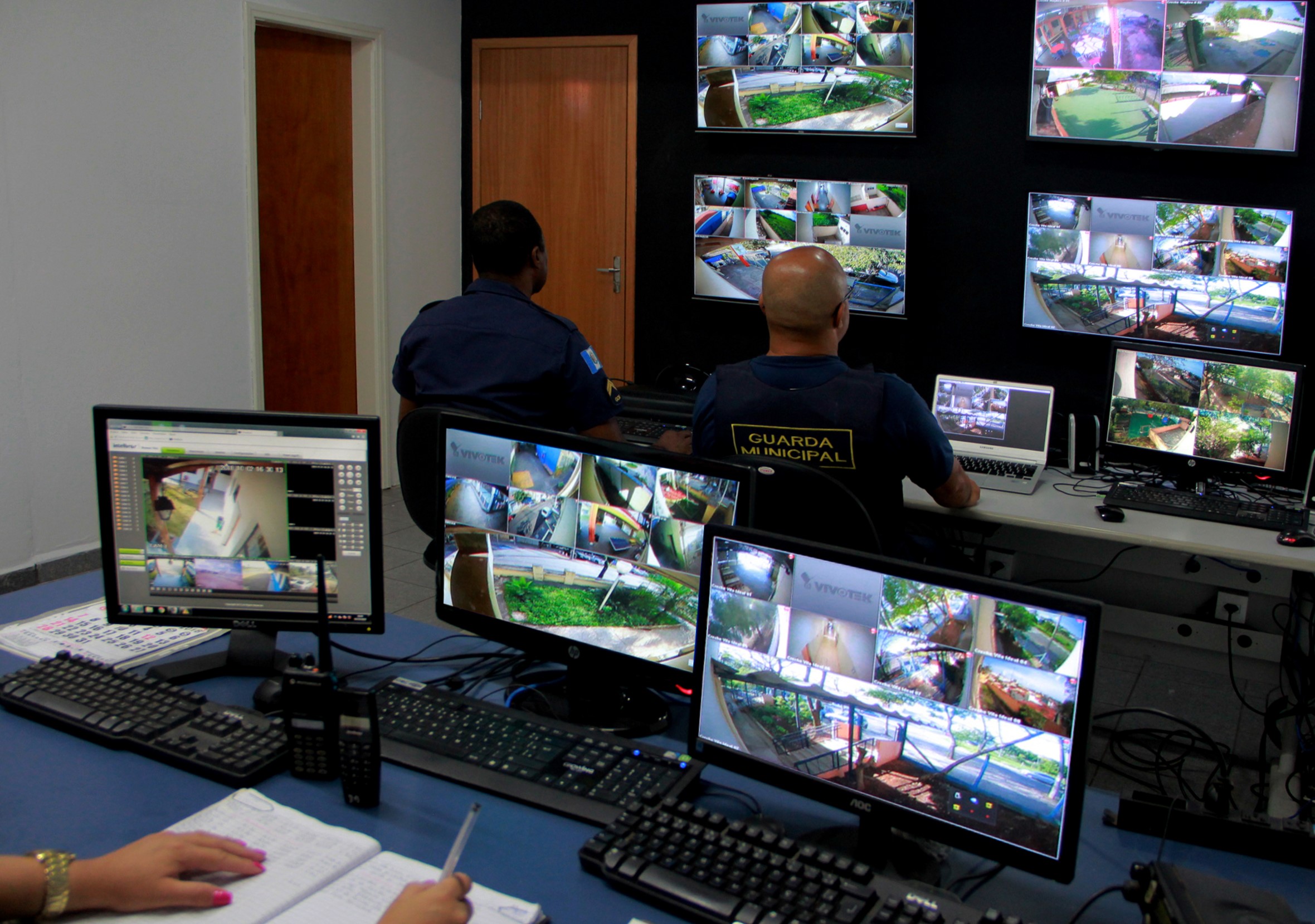 Leia mais sobre o artigo Escolas municipais de Salto passam a ser monitoradas 24h por câmeras de segurança