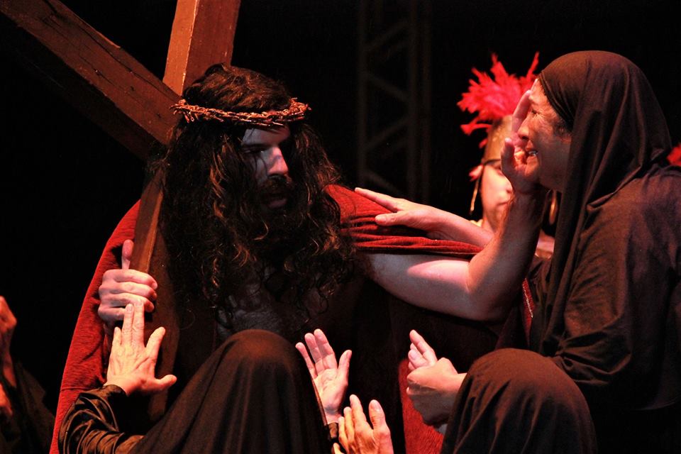 Leia mais sobre o artigo O tradicional espetáculo “paixão de Cristo” encantou o grande público presente