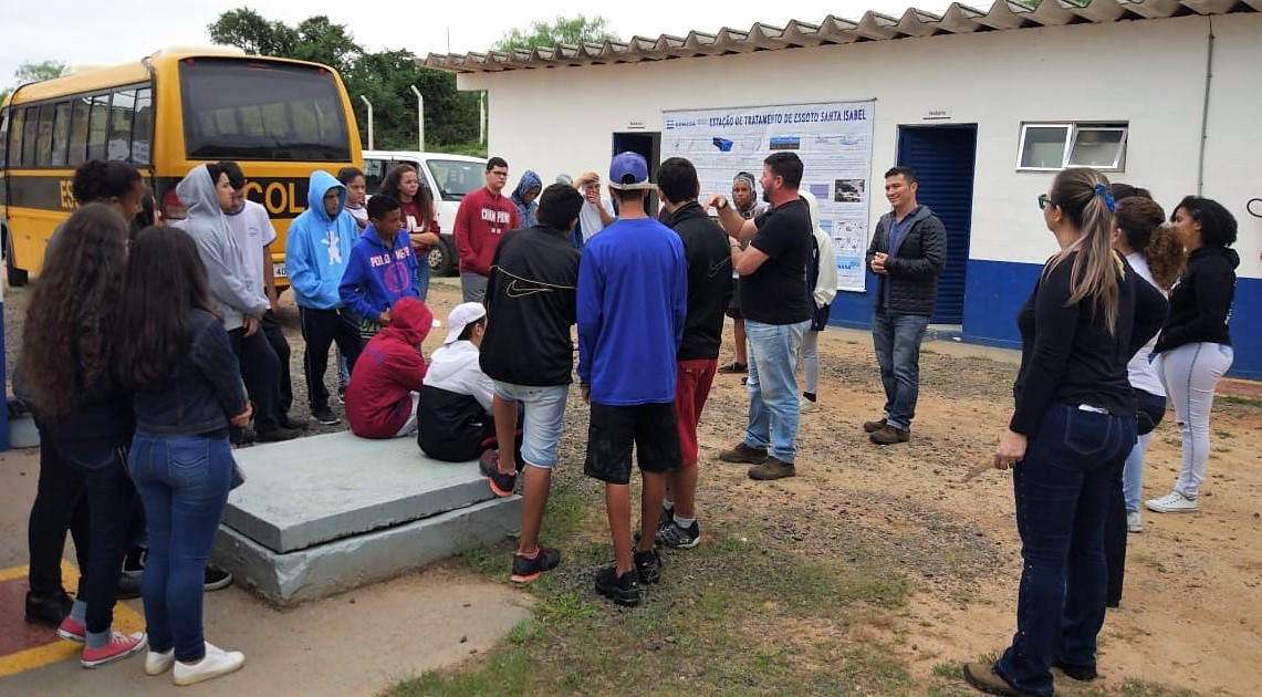 Leia mais sobre o artigo Alunos visitam estação de tratamento de esgoto em Salto