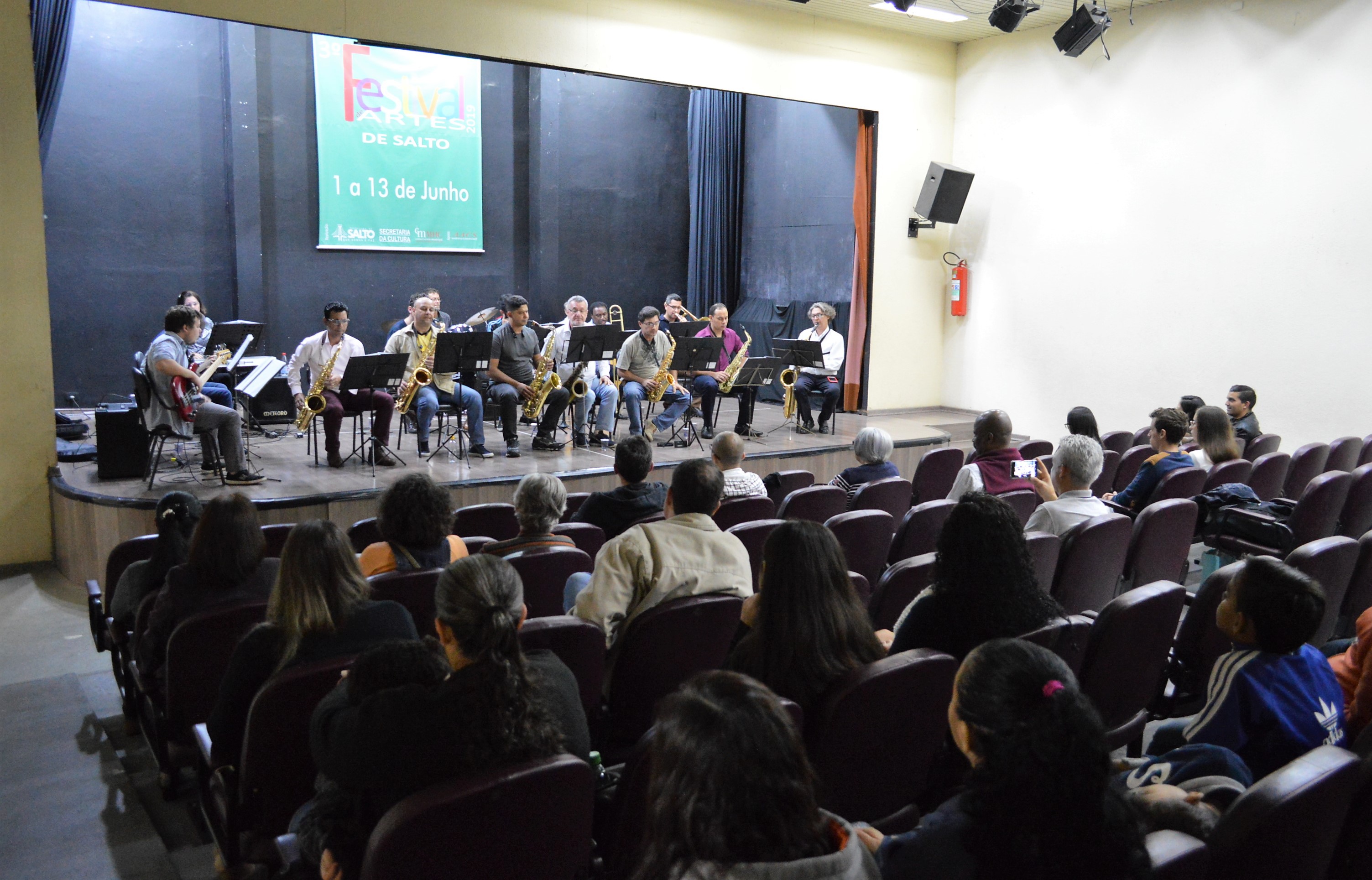 Leia mais sobre o artigo 3º Festival de Artes realizou apresentações artísticas pela cidade