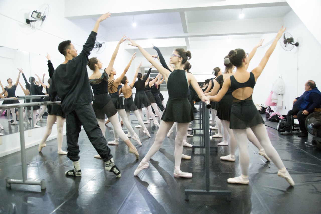 Leia mais sobre o artigo Sala Palma de Ouro recebe Gala Ballet Paulo Matulevicius