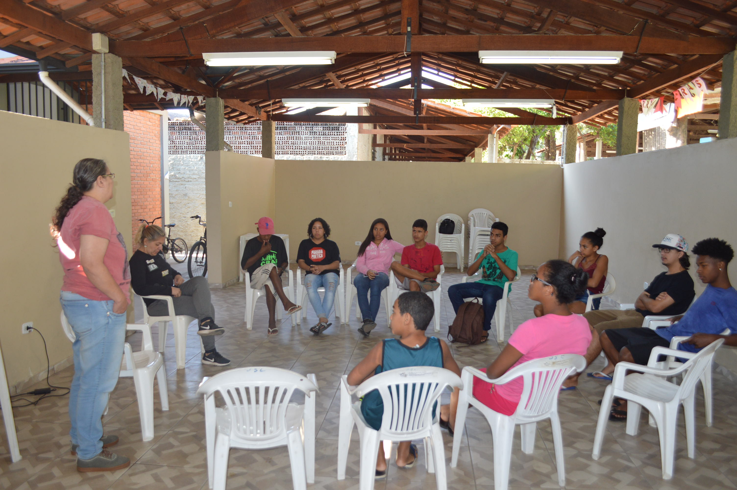 Leia mais sobre o artigo Roda de conversa é realizada com os jovens, no Cras Santa Cruz para jovens