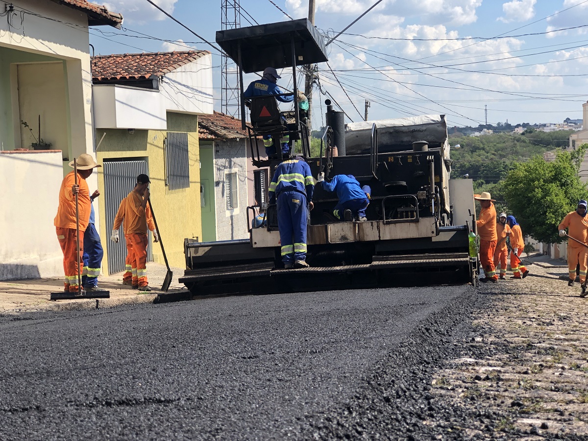 Leia mais sobre o artigo Prefeitura inicia melhorias nas ruas Augusto Mazza, Gonçalves Dias e Paulo VI