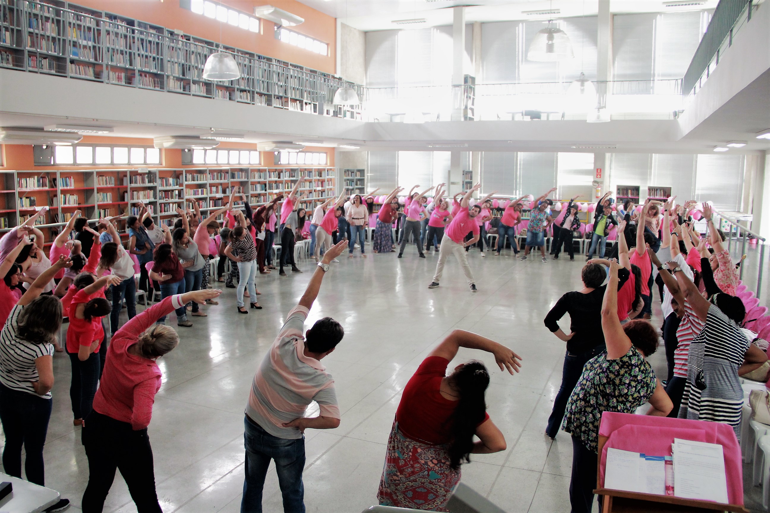 Leia mais sobre o artigo Servidores públicos participam de ações do “Outubro Rosa”