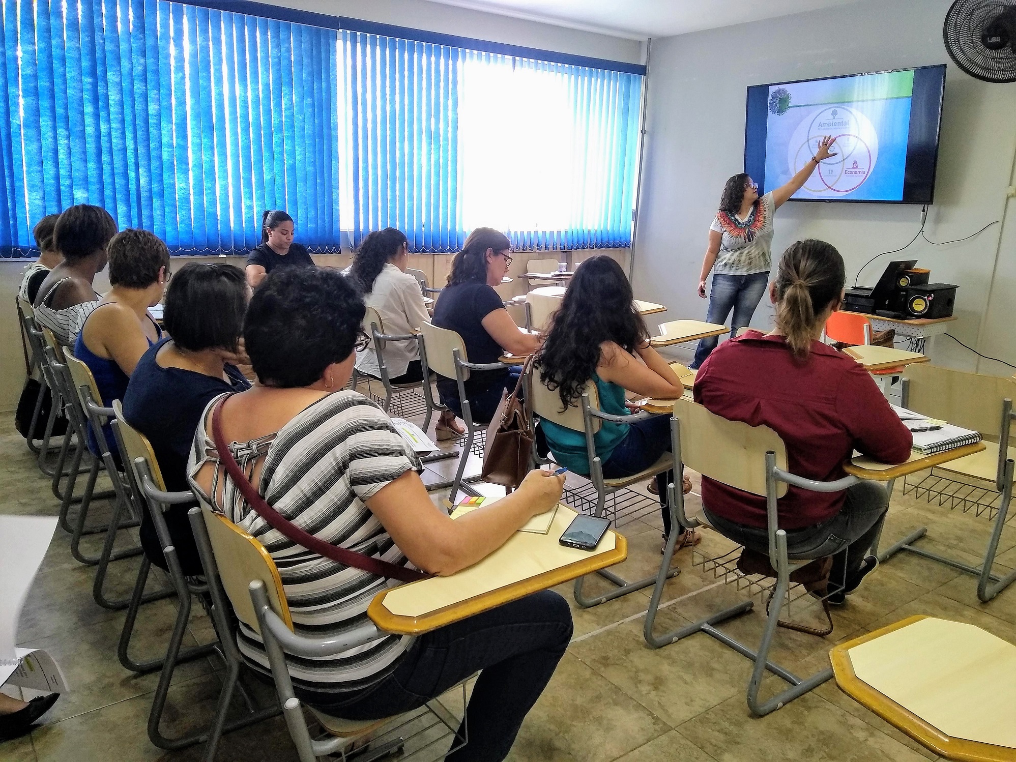 Leia mais sobre o artigo Palestra “Transformando o Nosso Mundo” é ministrada em Salto