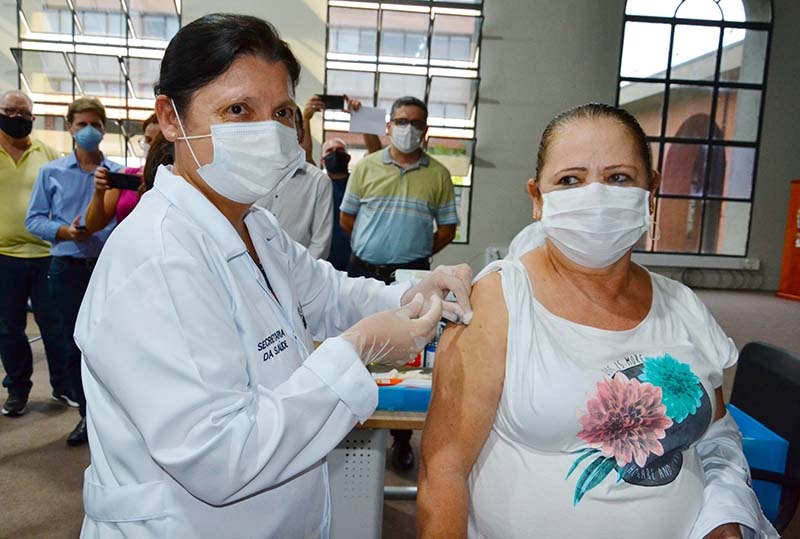 Leia mais sobre o artigo A Campanha de Vacinação contra a COVID-19 começou oficialmente em Salto