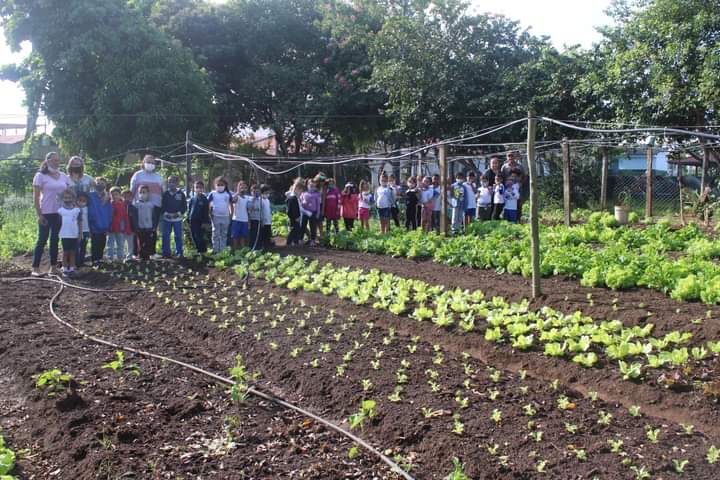 Leia mais sobre o artigo PROJETO “ALIMENTAÇÃO SAUDÁVEL” É DESENVOLVIDO NA EDUCAÇÃO INFANTIL DO CEMEI