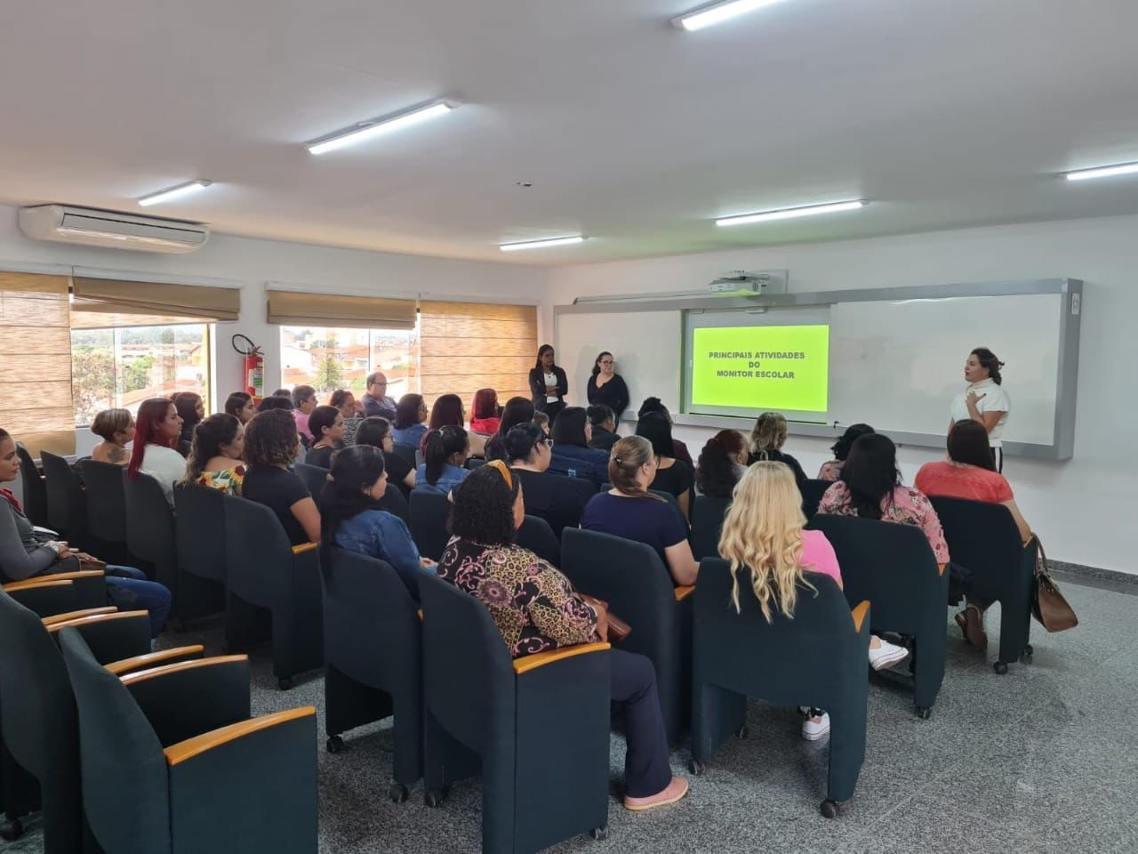 Leia mais sobre o artigo MONITORAS DO TRANSPORTE ESCOLAR PARTICIPAM DE TREINAMENTO