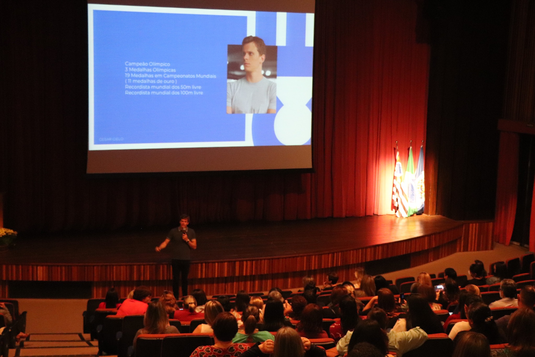 Leia mais sobre o artigo ENCONTRO EDUCACIONAL É MARCADO POR PALESTRA COM CAMPEÃO OLÍMPICO