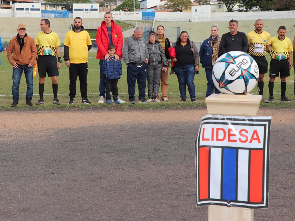 Leia mais sobre o artigo SECRETÁRIO DE ESPORTES PRESTIGIA ABERTURA DO CAMPEONATO AMADOR DA SÉRIE A