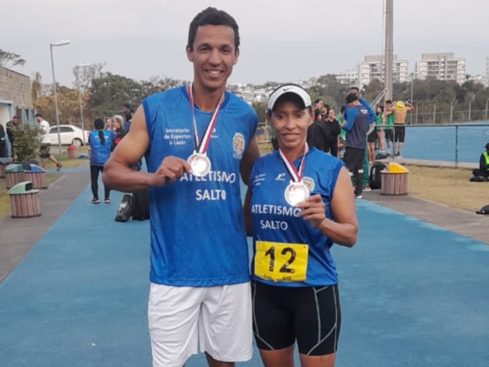 Leia mais sobre o artigo ATLETISMO DE SALTO CONQUISTA DUAS MEDALHAS NOS JOGOS REGIONAIS