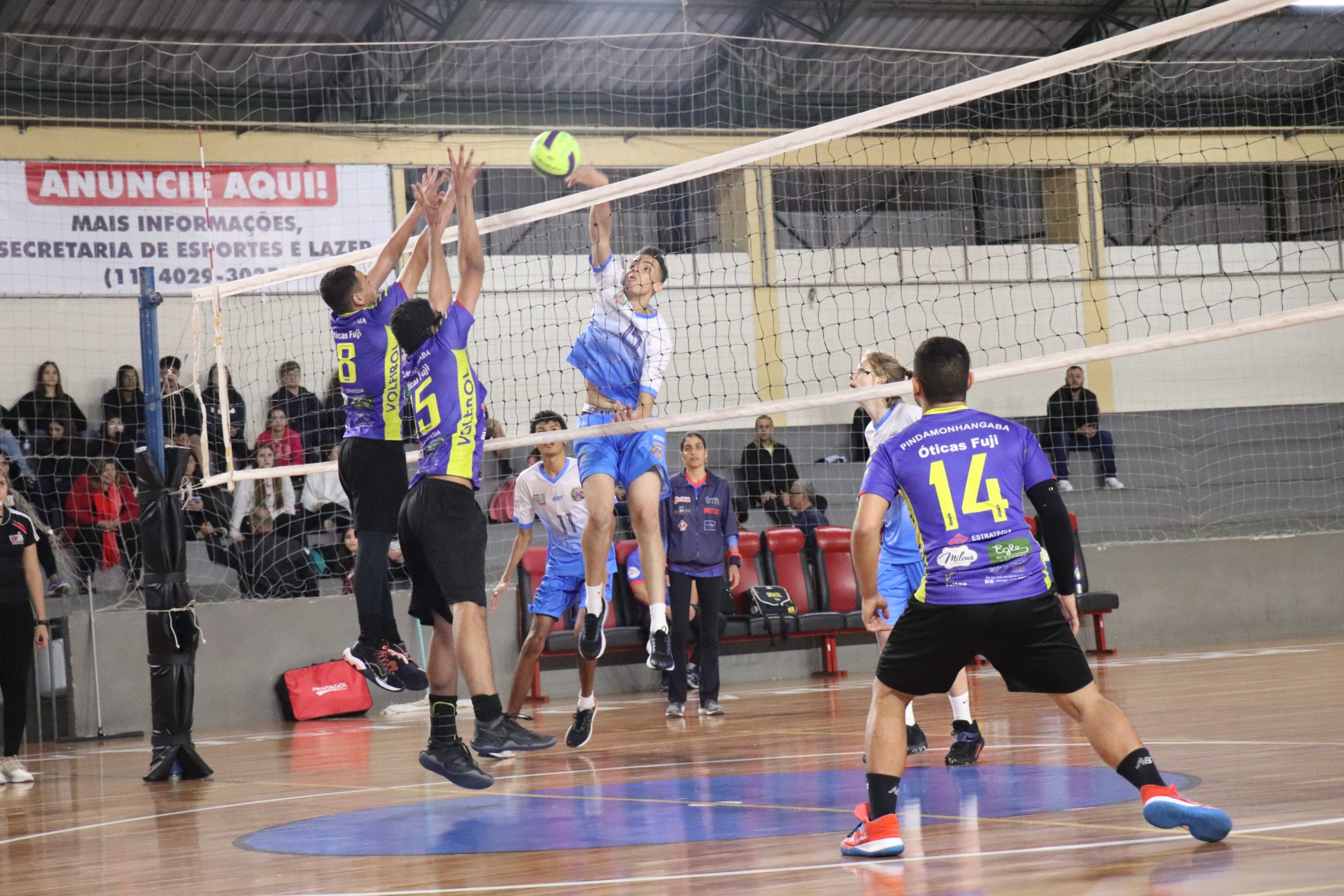 Leia mais sobre o artigo VÔLEI, BASQUETE E BOCHA DE SALTO SEGUEM SE DESTACANDO NA REGIÃO