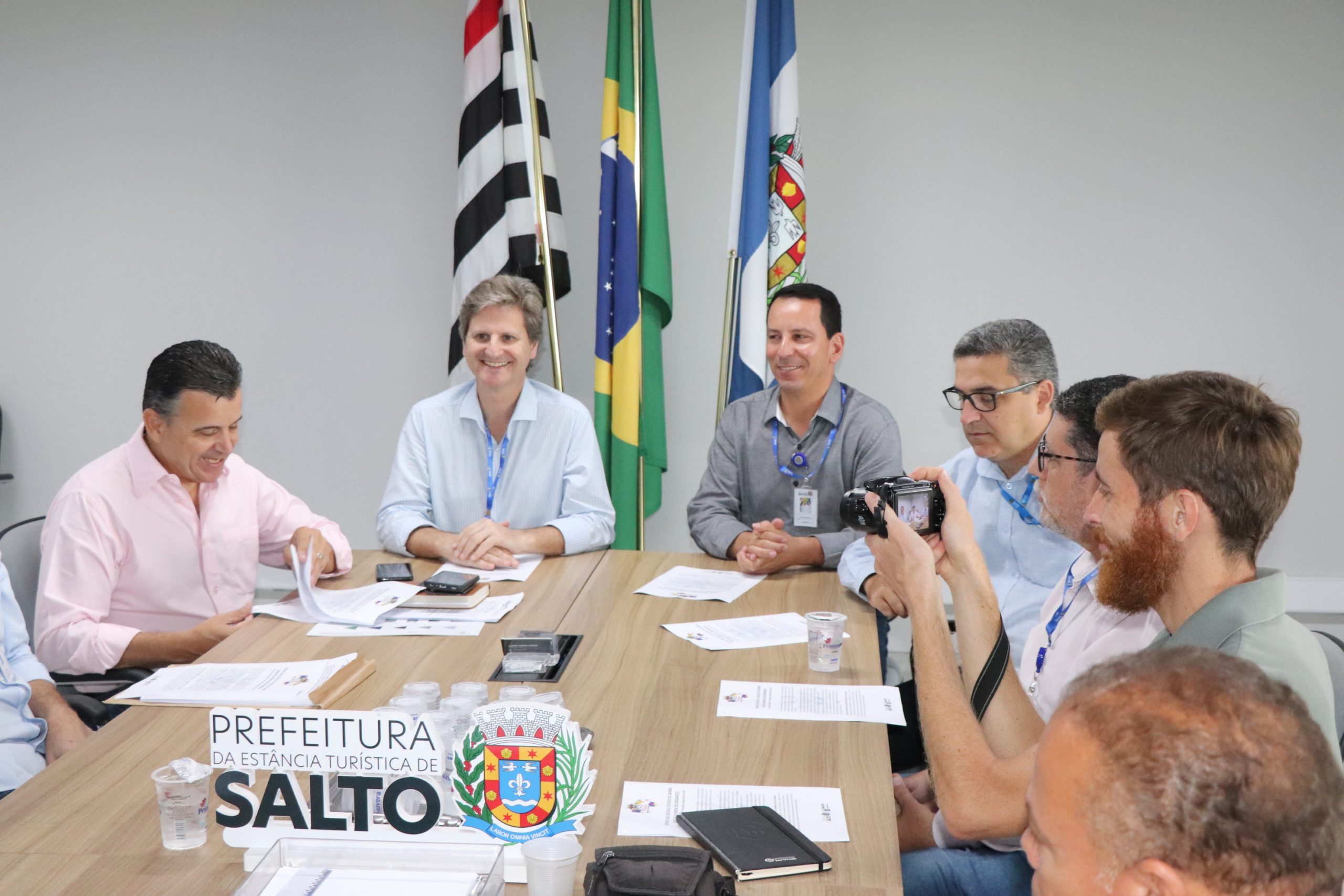 Leia mais sobre o artigo CARNAVAL: DESFILE DAS ESCOLAS E BLOCOS DE SAMBA SERÁ NA AVENIDA DOS MIGRANTES