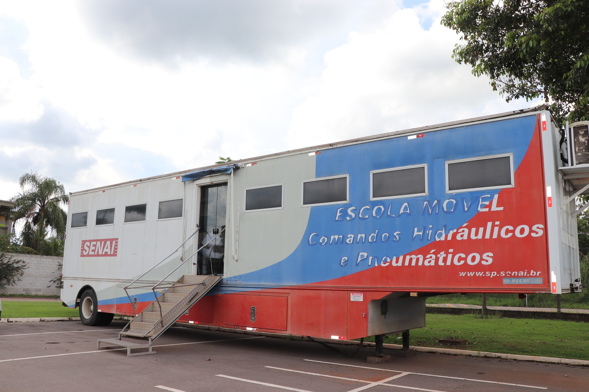 Leia mais sobre o artigo Inscrições abertas para curso de eletrohidráulica na Escola Móvel localizada no Paço Municipal