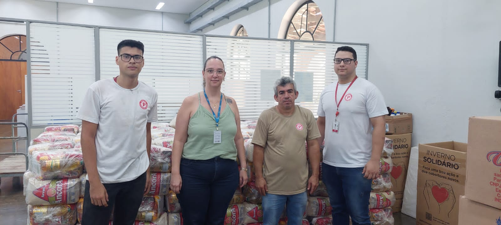 Leia mais sobre o artigo Grupo Peralta Supermercados faz doação de 300 cestas básicas e 200 ovos de páscoa para pessoas assistidas pelo CRAS de Salto