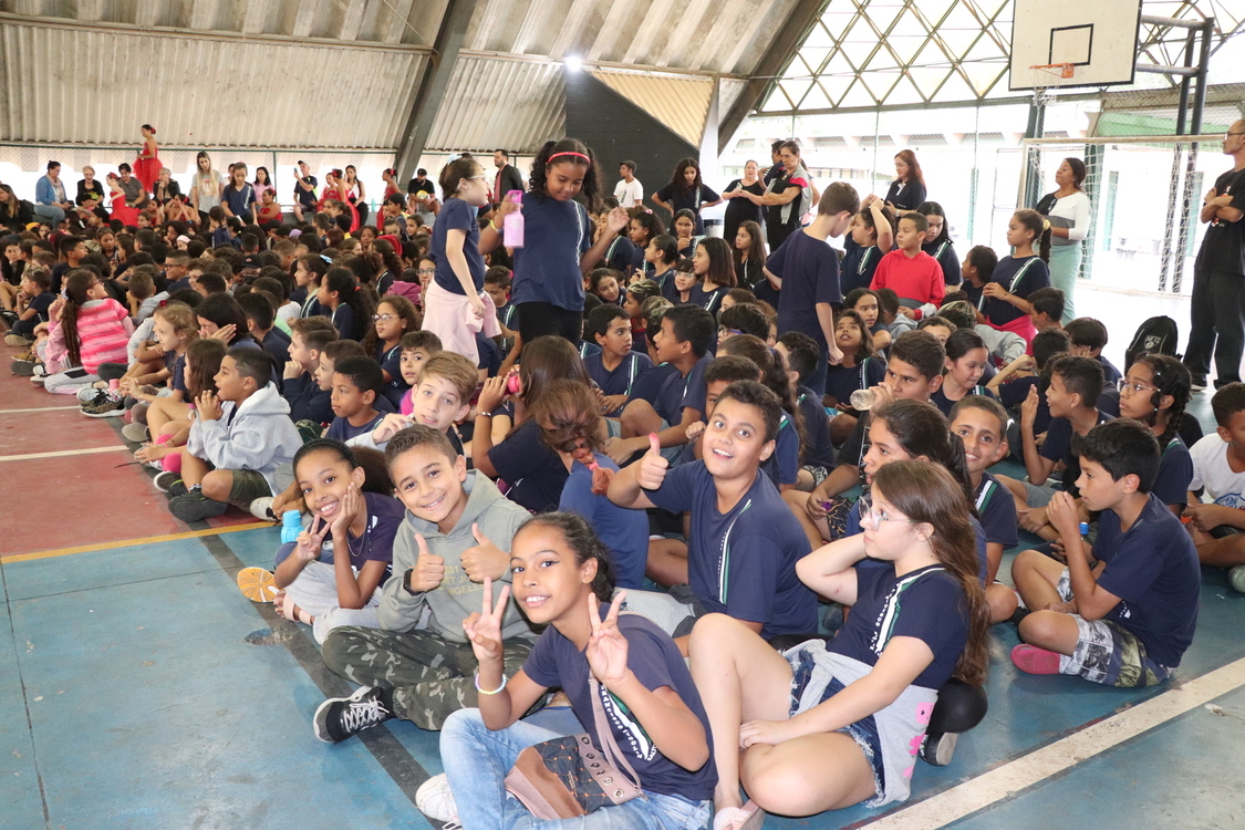 Leia mais sobre o artigo Conservatório Municipal promove dia de apresentações na escola estadual CAIC