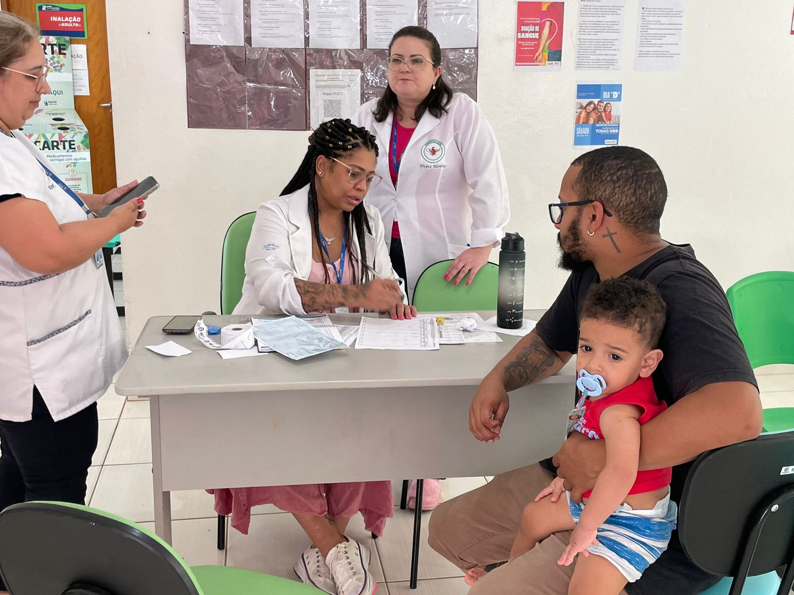 Leia mais sobre o artigo Neste sábado (07), Saúde promoveu o Dia D da vacinação e ações do “Outubro Rosa”