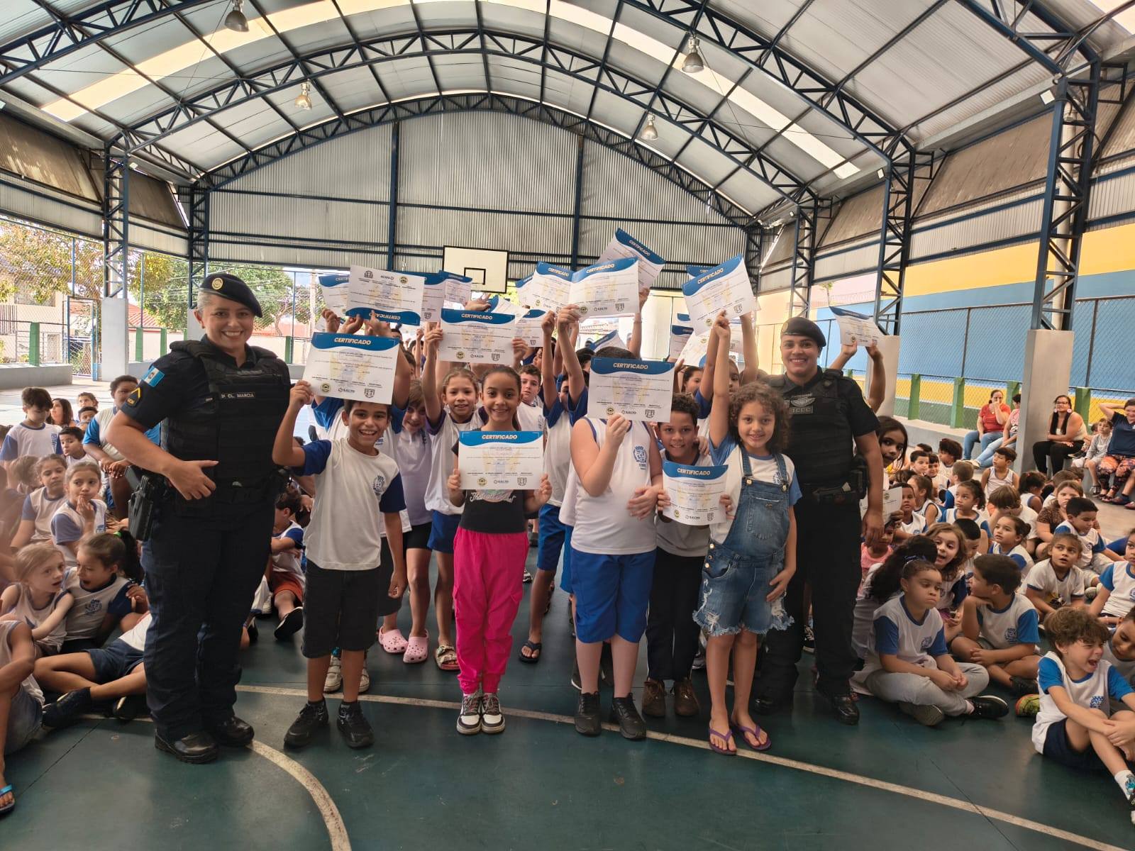 Leia mais sobre o artigo Programa Anjos da Vida realiza formatura de mais cinquenta alunos